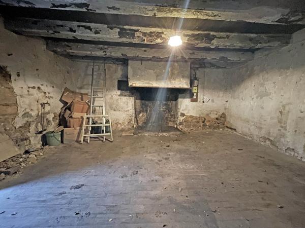 Longère à rénover sur 8 300m²