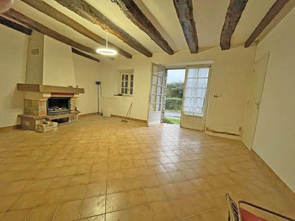 Longère à rénover sur 8 300m²