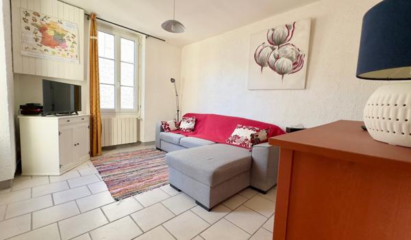 MAISON DE VILLE SITUÉE A SAINTES