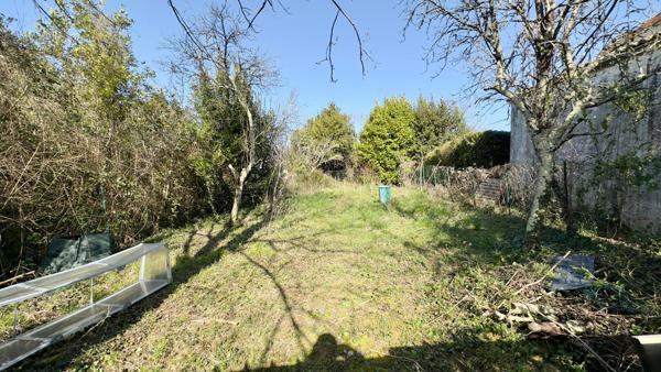 MAISON DE VILLE SITUÉE A SAINTES