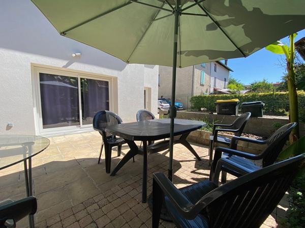 Charmante maison de village d'environ 140 m² avec cour intime.