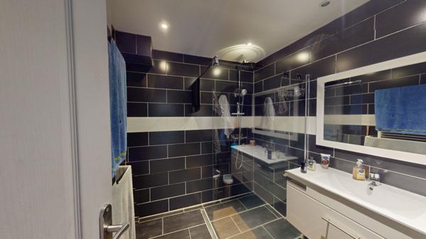 Charmante maison de village d'environ 140 m² avec cour intime.