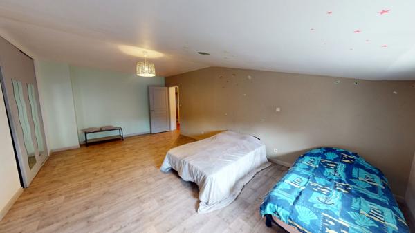 Charmante maison de village d'environ 140 m² avec cour intime.