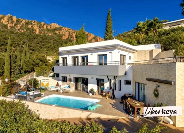 Agay - Villa contemporaine - 6 pièces - Vue dominante et exceptionnelle sur l'Esterel