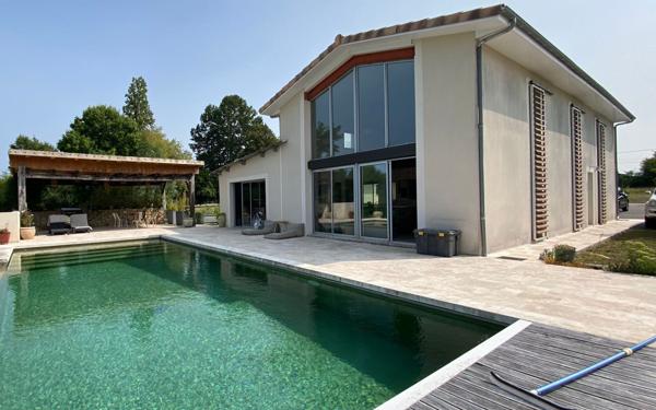 Maison à vendre    8 pièces •  Langon