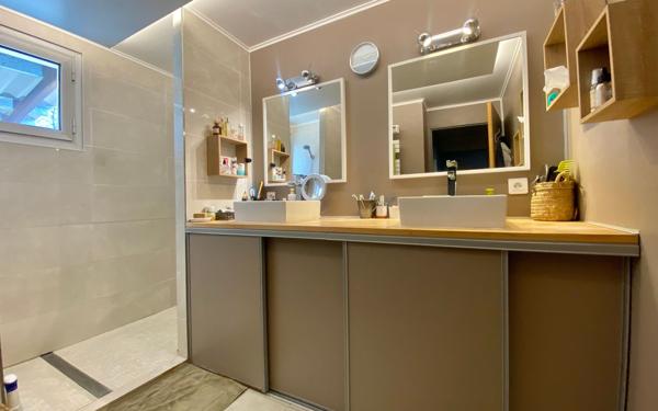 Maison à vendre    8 pièces •  Langon