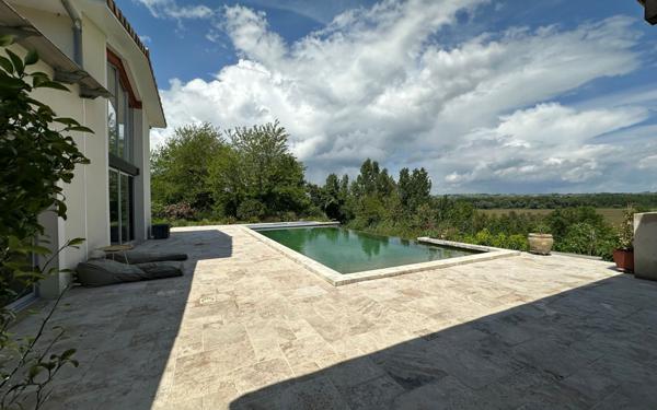 Maison à vendre    8 pièces •  Langon