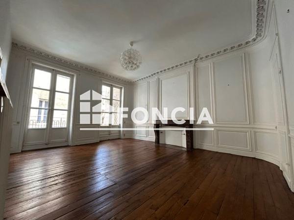 Location Appartement 4 pièces 110.39 m² - 15 ET 19 RUE DES CORDELIERS Poitiers 86000