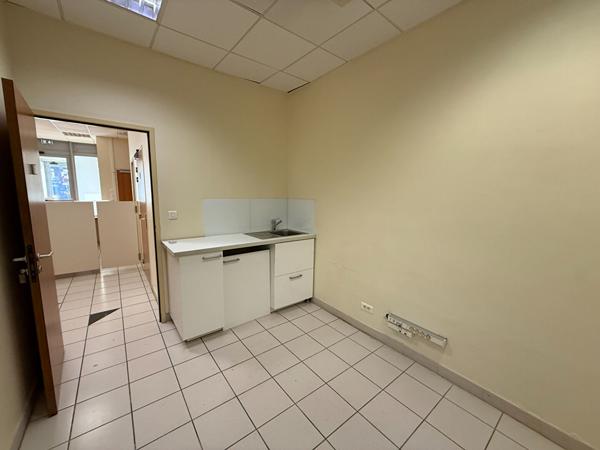 BUREAU A LOUER PLACE DAVILLA A CARCASSONNE