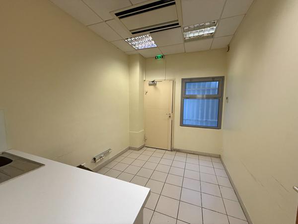 BUREAU A LOUER PLACE DAVILLA A CARCASSONNE