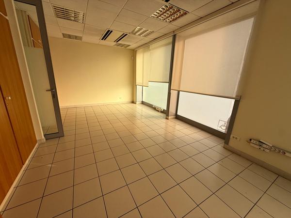 BUREAU A LOUER PLACE DAVILLA A CARCASSONNE