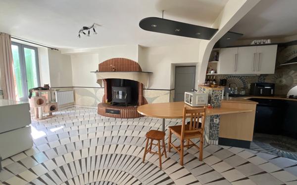 Maison à vendre    4 pièces • 145 m2 La Cassaigne