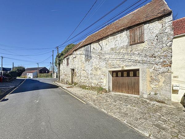 EXCLUSIVITÉ ERA IMMOBILIER CHAUMONTEL GRANGE EN PIERRES À RÉNOVER