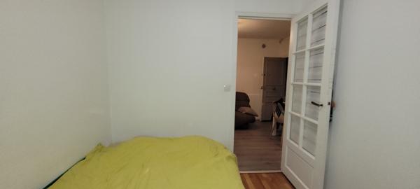 Paris (75012) STUDIO RDC SUR COUR