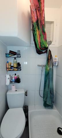 Paris (75012) STUDIO RDC SUR COUR