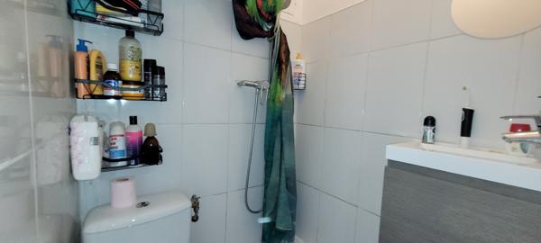 Paris (75012) STUDIO RDC SUR COUR