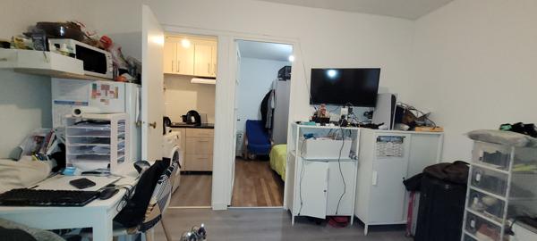 Paris (75012) STUDIO RDC SUR COUR