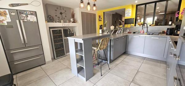 MAISON EN PIERRE 220M2 HAB.