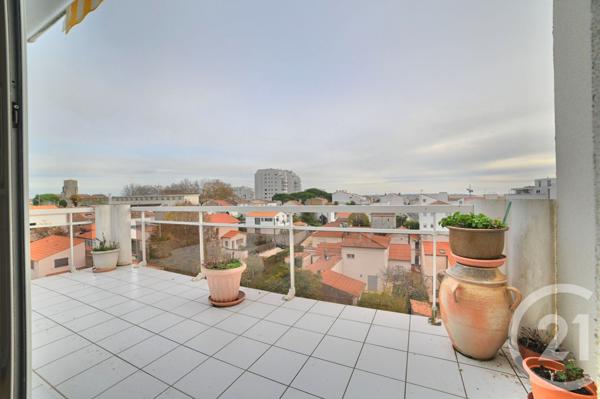 Appartement T5 à vendre  5 pièces - 212,72 m2 ROYAN - 17