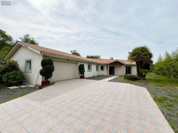 Maison individuelle à vendre à Challans en Vendée (85300), ref : 998/M/2355-85092