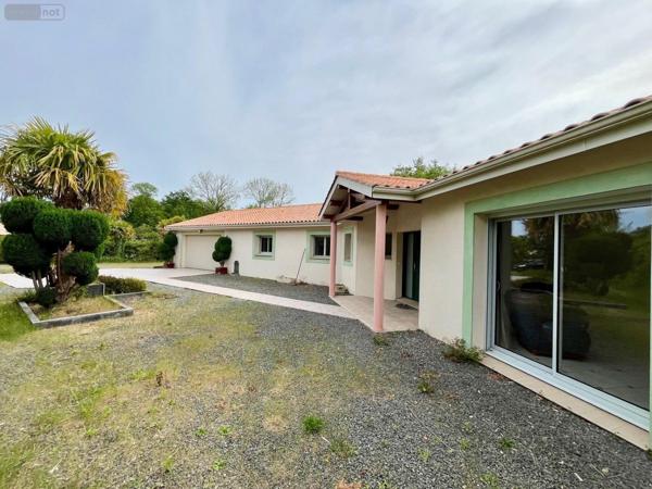 Maison individuelle à vendre à Challans en Vendée (85300), ref : 998/M/2355-85092