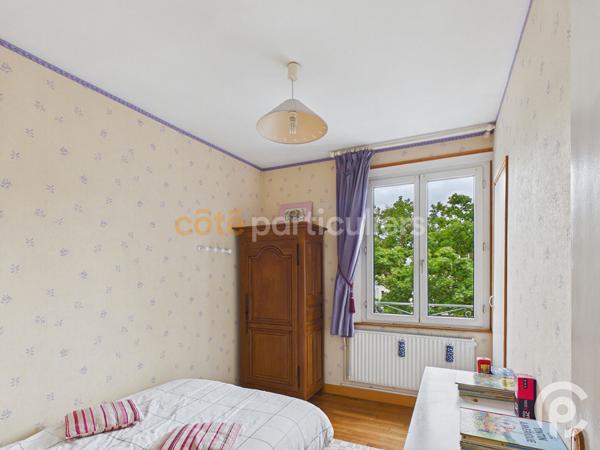 Vente
                Maison125 m² - 5 Pièces -
                    CLAMART (92140)