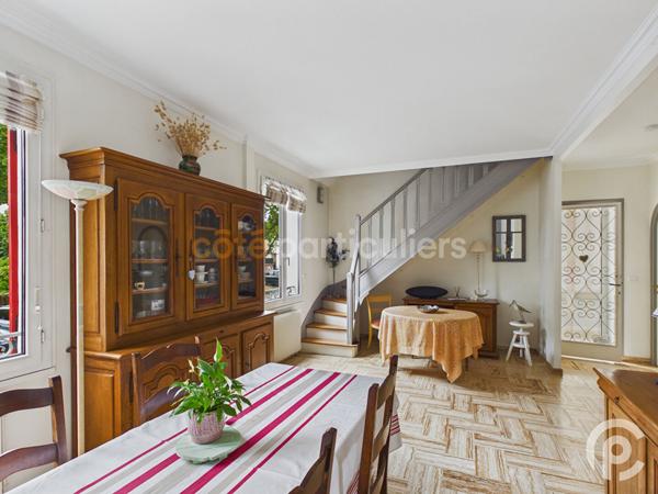 Vente
                Maison125 m² - 5 Pièces -
                    CLAMART (92140)