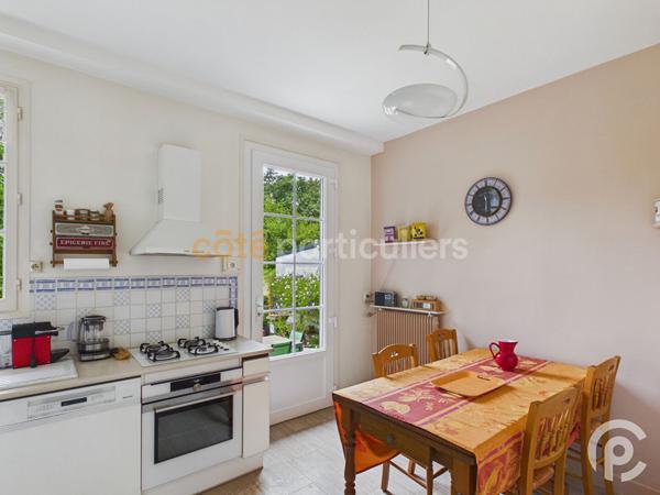 Vente
                Maison125 m² - 5 Pièces -
                    CLAMART (92140)