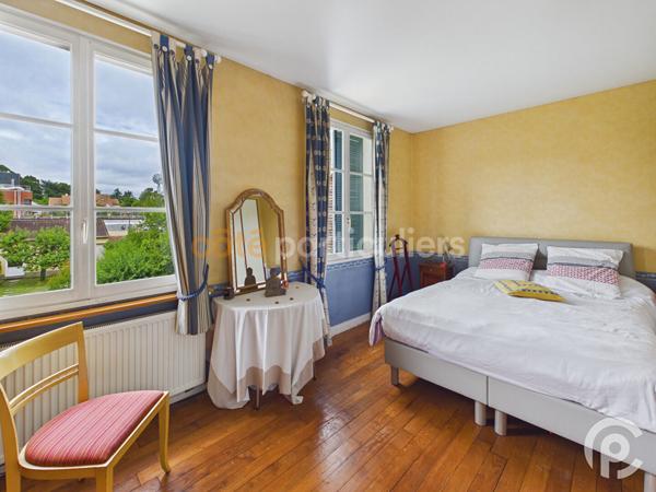 Vente
                Maison125 m² - 5 Pièces -
                    CLAMART (92140)