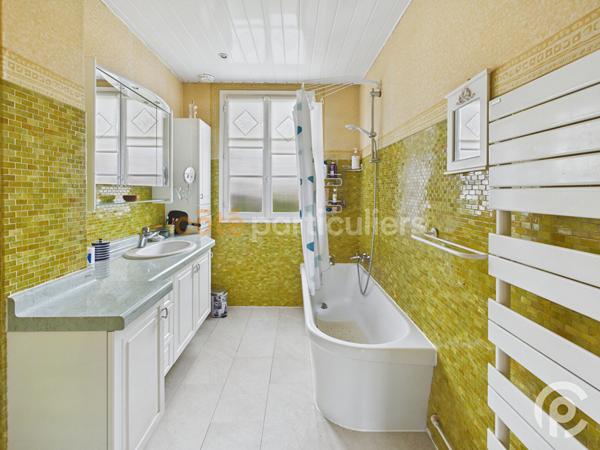 Vente
                Maison125 m² - 5 Pièces -
                    CLAMART (92140)
