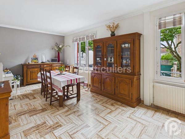 Vente
                Maison125 m² - 5 Pièces -
                    CLAMART (92140)