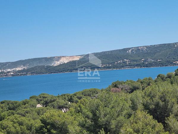 À vendre : Appartement 5 pièces avec vue sur l'étang à Martigues