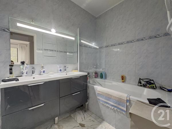 Appartement F3 à vendre  3 pièces - 55 m2 LA CELLE ST CLOUD - 78