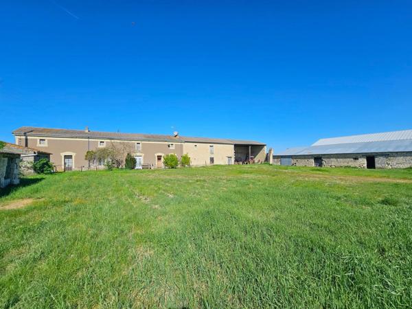 Maison à Thouars, 79100 - 6 pièces 130m²