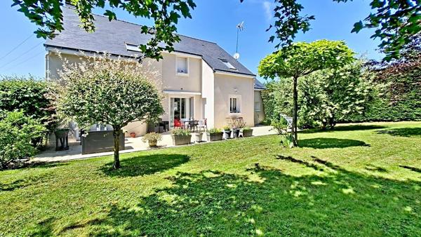 Briollay - Maison récente de plus de 220 m² avec de belles prestations