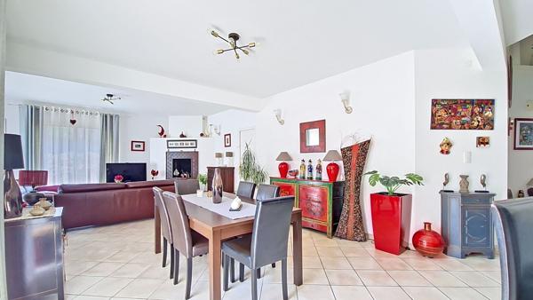 Briollay - Maison récente de plus de 220 m² avec de belles prestations