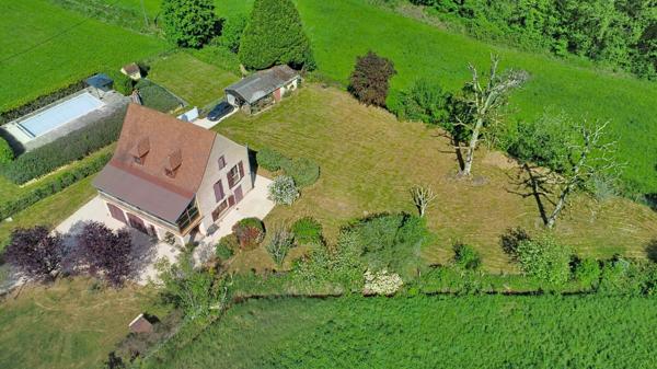 Belle maison de 250m² avec piscine dans environnement privilégié