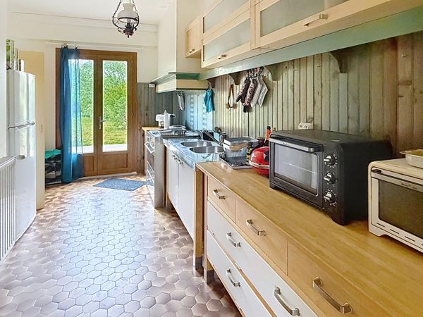 Belle maison de 250m² avec piscine dans environnement privilégié