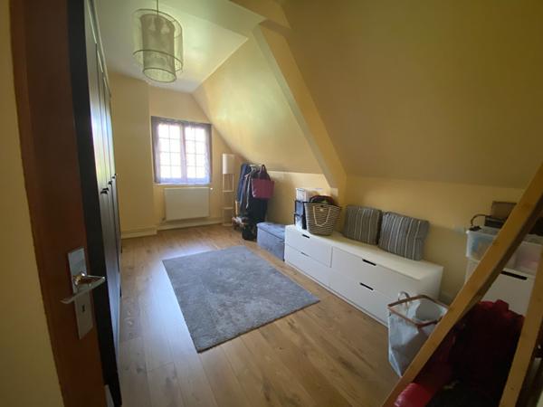 Belle maison de 250m² avec piscine dans environnement privilégié