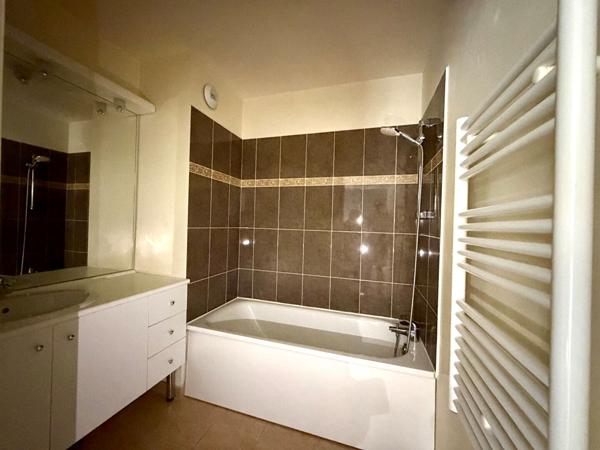 Appartement Combs La Ville 2 pièces 48m²