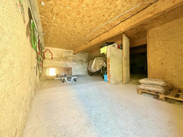 A VENDRE : MAISON FAMILIALE DE CARACTÈRE AVEC DÉPENDANCE ET BEAUX VOLUMES