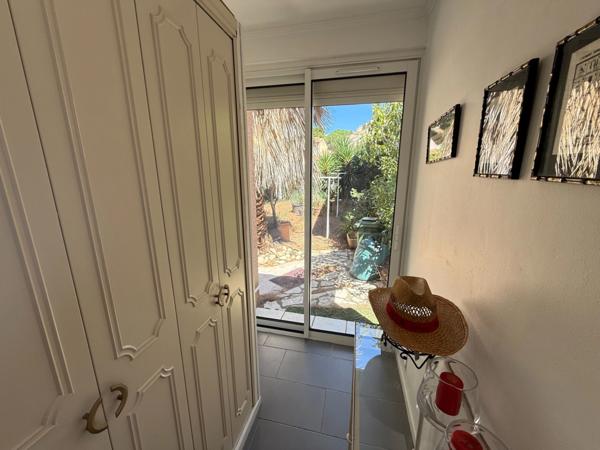 Maison rénovée avec jardin arboré, 3 chambres, garage – proche commerces BEZIERS