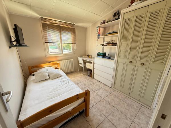 Maison rénovée avec jardin arboré, 3 chambres, garage – proche commerces BEZIERS