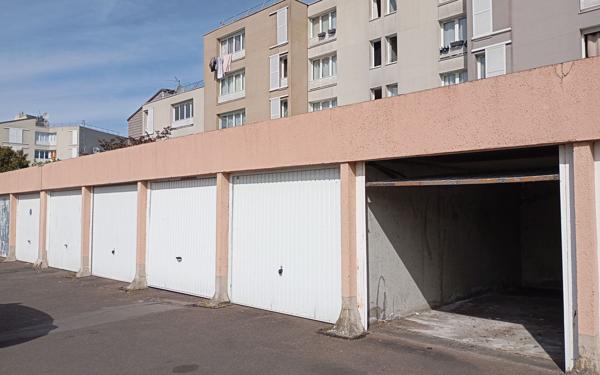 Stationnement à louer    15 m2 Torcy