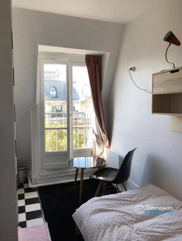 STUDETTE AVEC BALCON ET VUE PANORAMIQUE