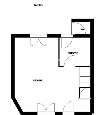 COLOMBES CENTRE – MAISON AVEC JARDIN, SOUS-SOL ET POTENTIEL D'AGRANDISSEMENT