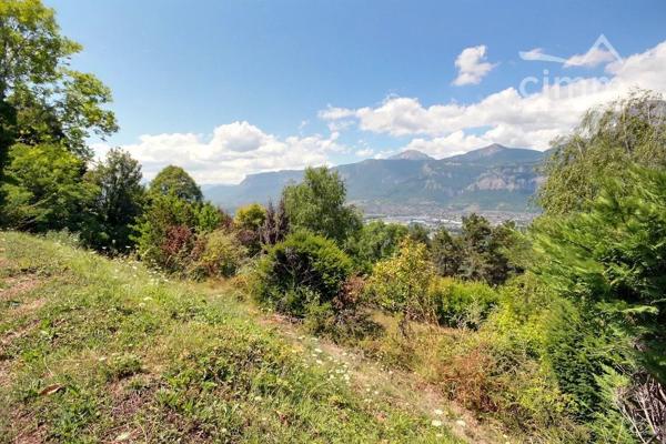 🏡 Terrain Constructible à Vendre – Froges