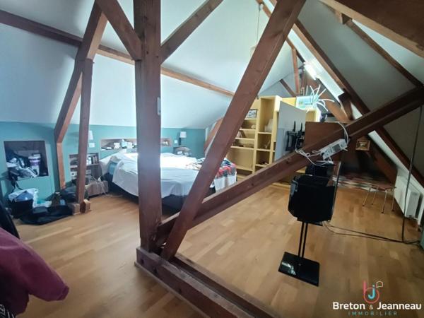 Maison avec piscine couverte à Laval