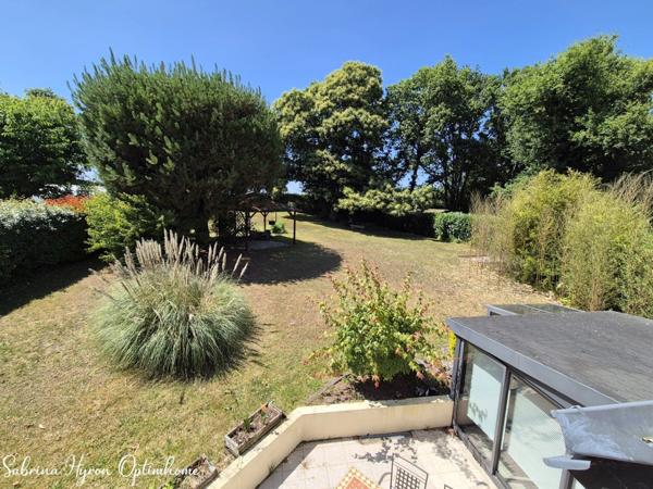 HERBIGNAC Centre, charmante maison contemporaine de 133m2 sur une parcelle de 1458m2