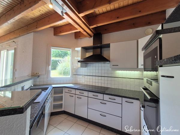 HERBIGNAC Centre, charmante maison contemporaine de 133m2 sur une parcelle de 1458m2